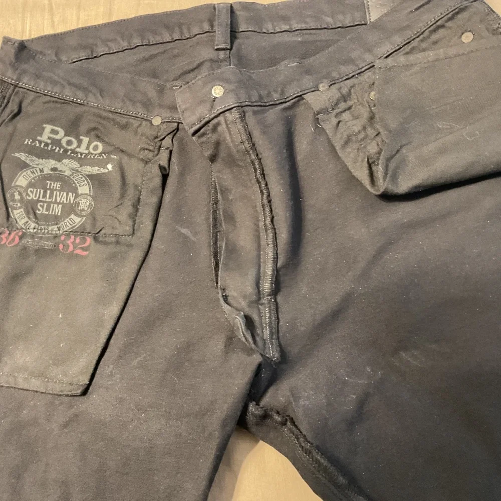 Black - Picture 3 of 3